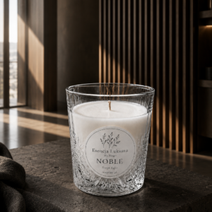 Naturalna świeca sojowa Noble w eleganckiej aranżacji wnętrza